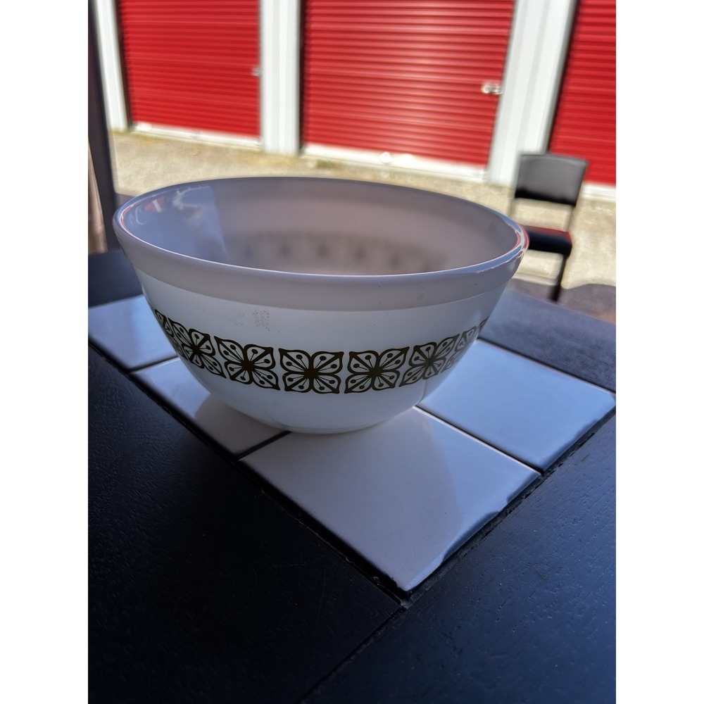 Vintage Pyrex 402 Verde Square Flowers 1.5 Qt Mixing Bowl Olive Green MCM